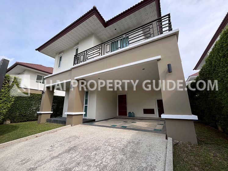 House with Shared Pool in Sukhumvit 